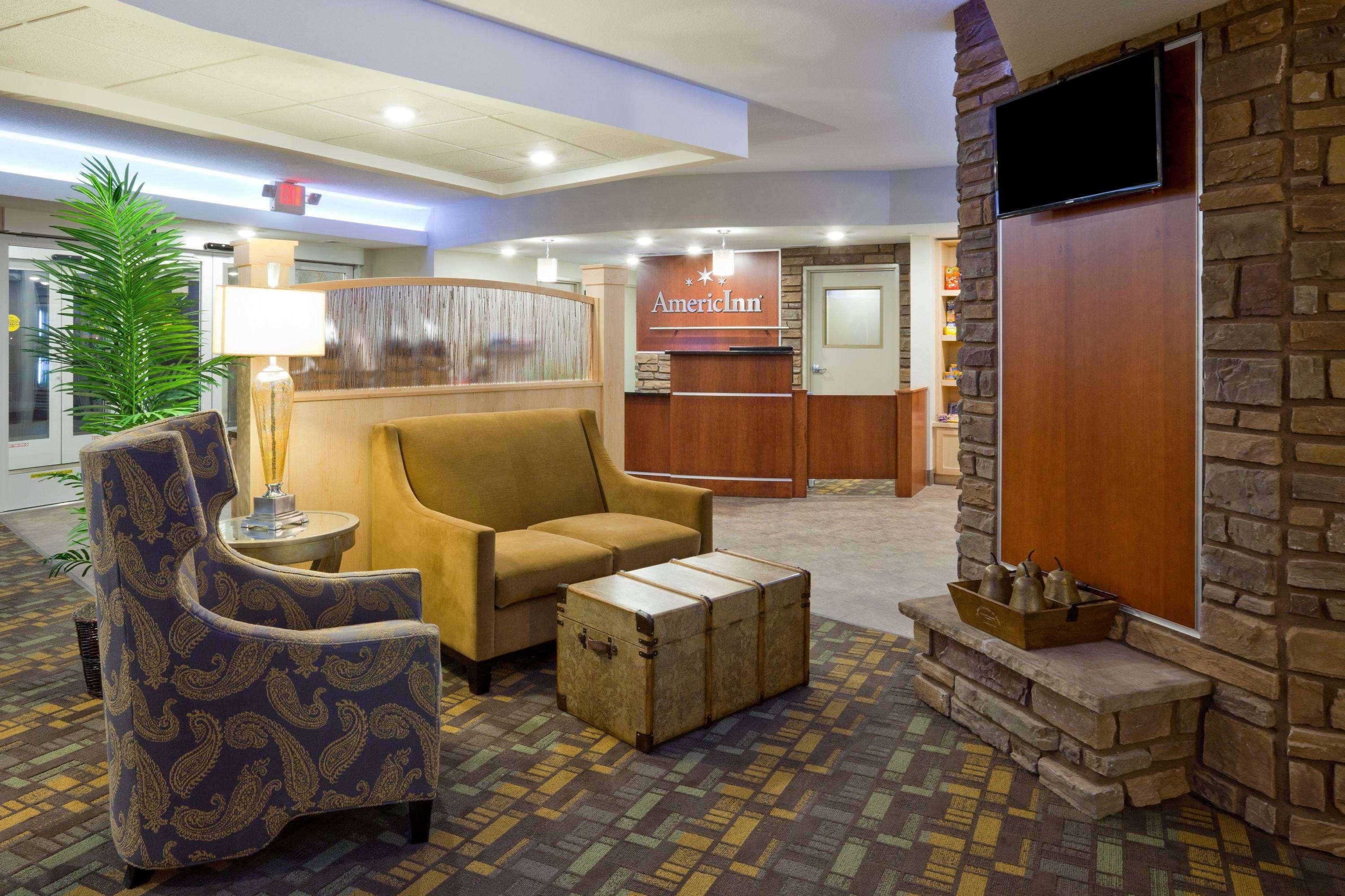 Americinn By Wyndham Hartford Sd Exteriör bild