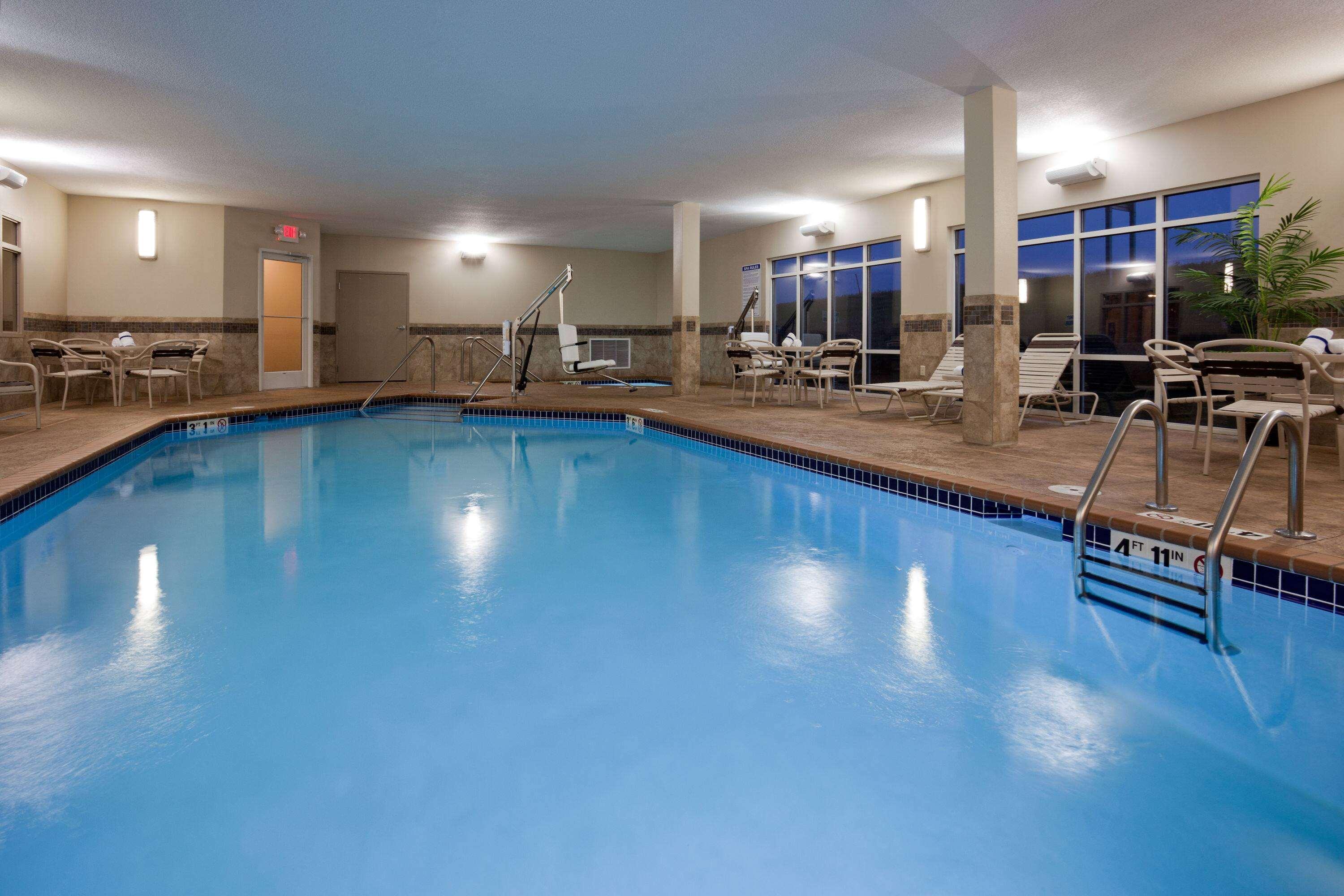 Americinn By Wyndham Hartford Sd Exteriör bild