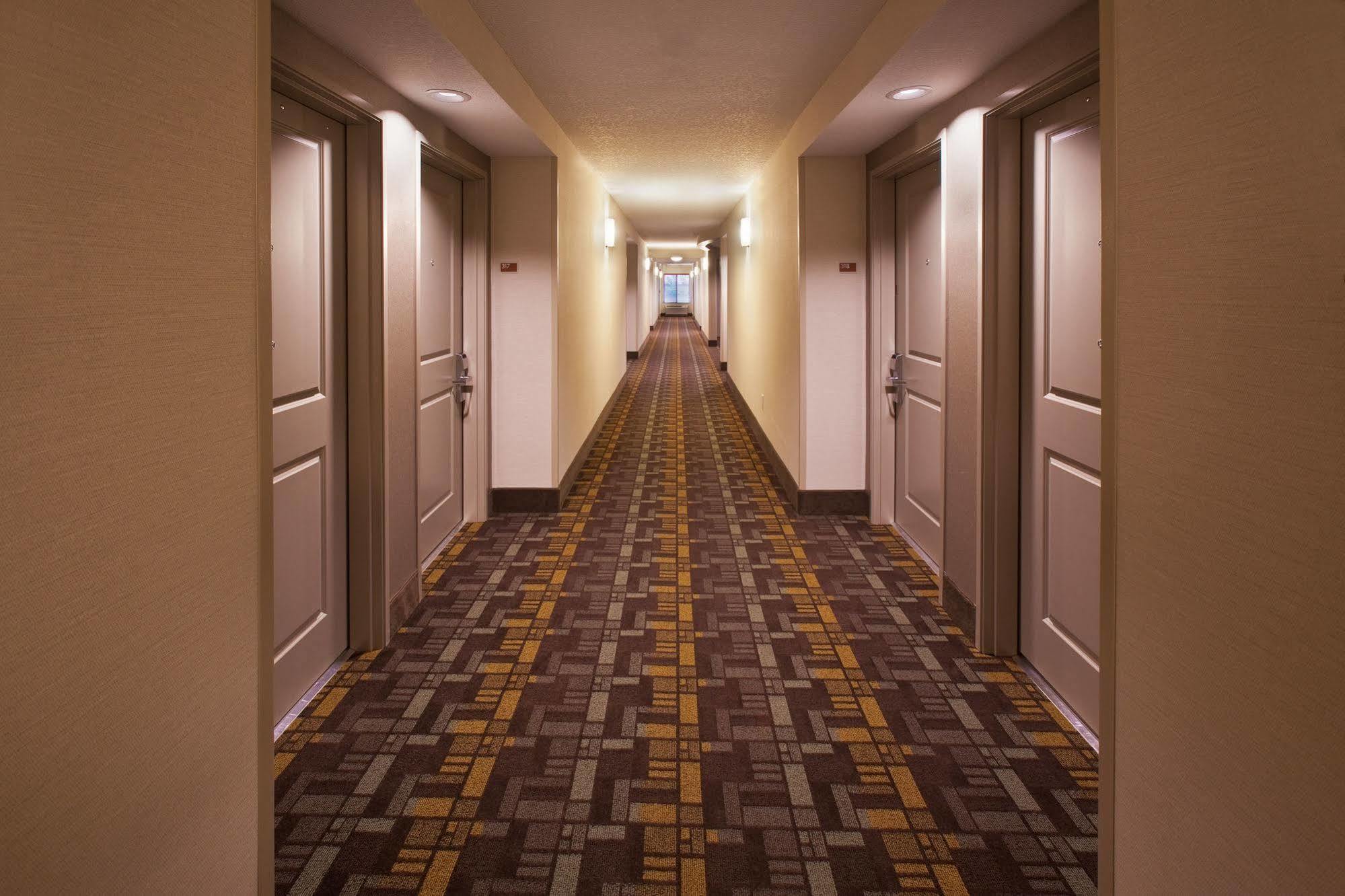 Americinn By Wyndham Hartford Sd Exteriör bild